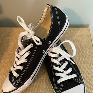 Converse sneakers 👟